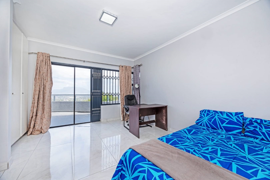 8 Bedroom Property for Sale in Plattekloof Western Cape